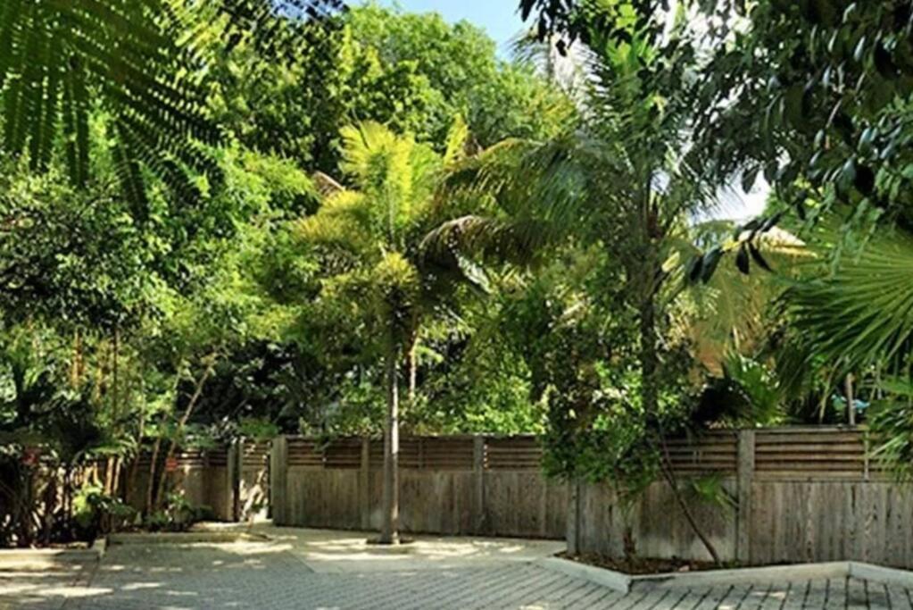 Duval Street Suite W Parking And Pool Key West Exterior photo