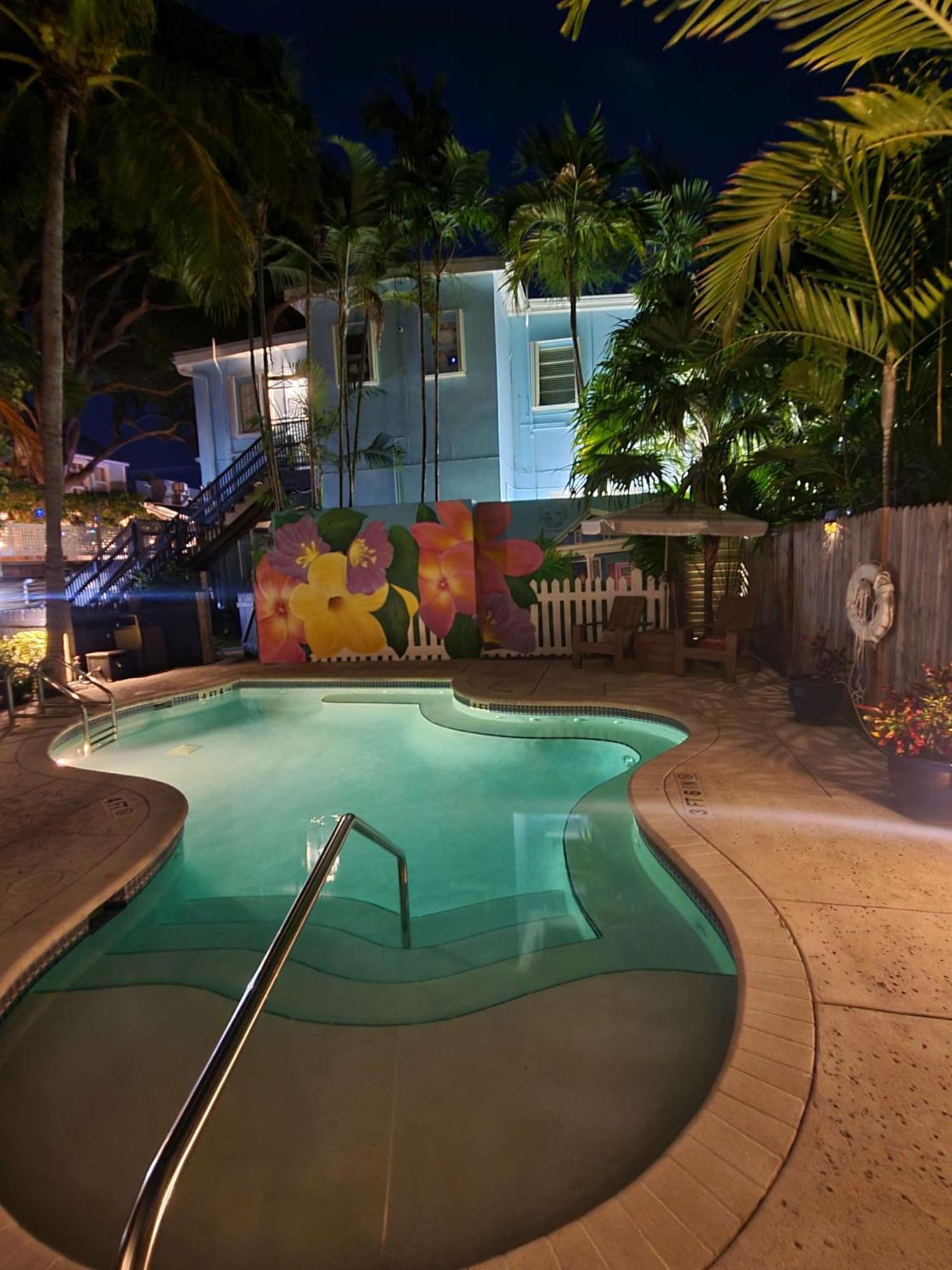 Duval Street Suite W Parking And Pool Key West Exterior photo