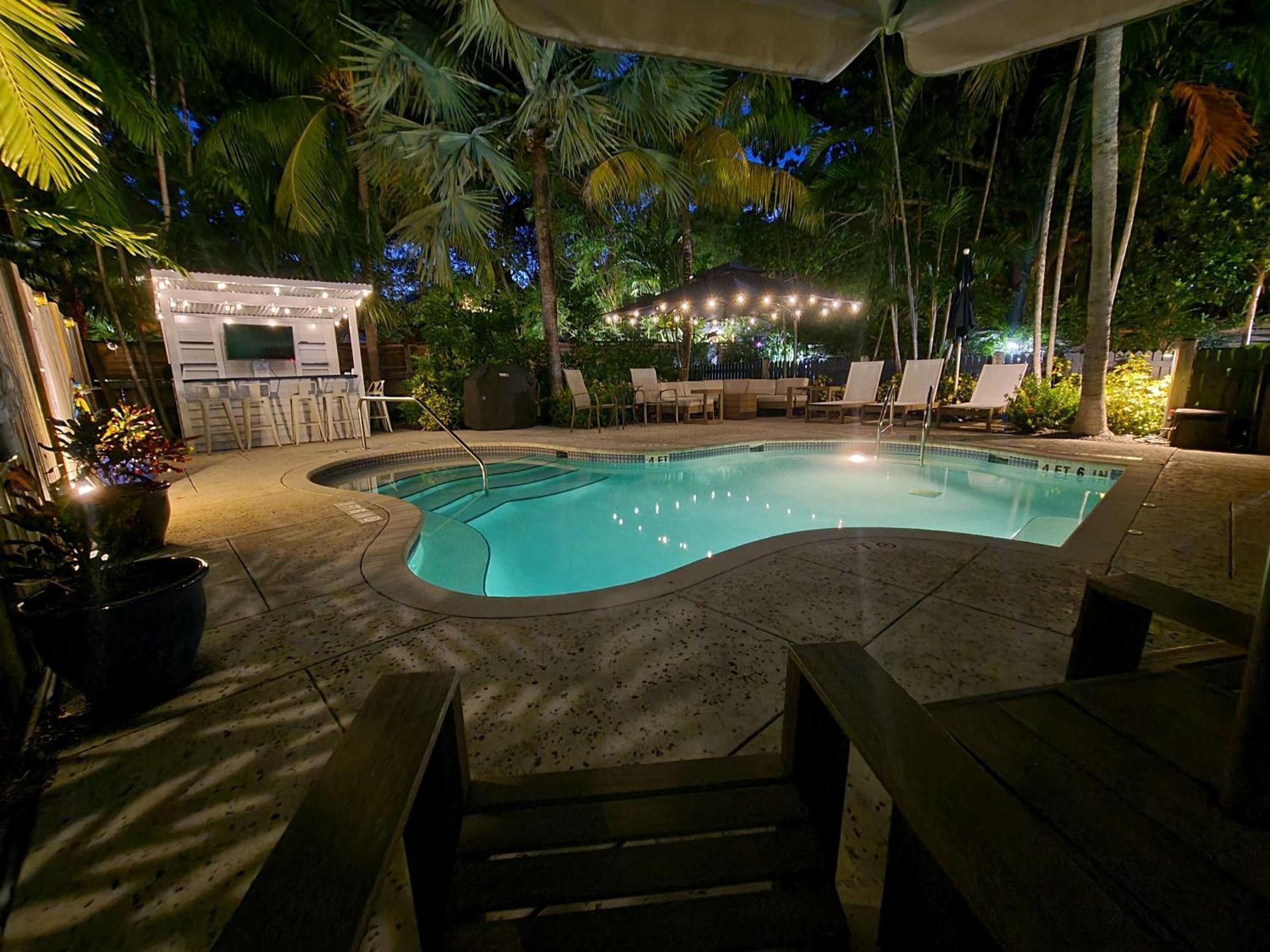 Duval Street Suite W Parking And Pool Key West Exterior photo